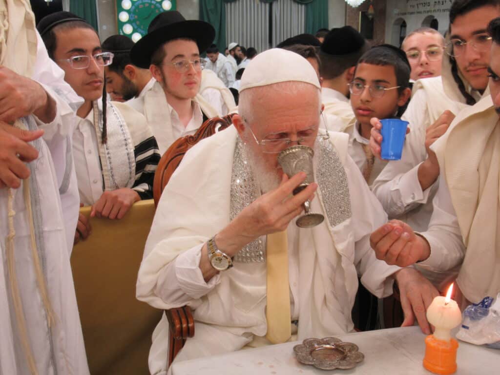 עַל כִּסֵּא רַחֲמִים: יום הכיפורים במחיצת הגה"צ הרב צמח מאזוז עַל כִּסֵּא רַחֲמִים: יום הכיפורים במחיצת הגה"צ הרב צמח מאזוז