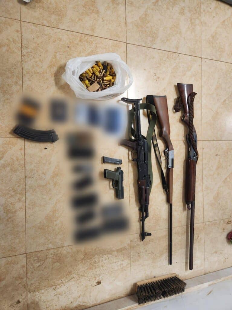 בפעילות בדרום לבנון: צה"ל חשף מאגר אמל"ח של חיזבאללה בפעילות בדרום לבנון: צה"ל חשף מאגר אמל"ח של חיזבאללה