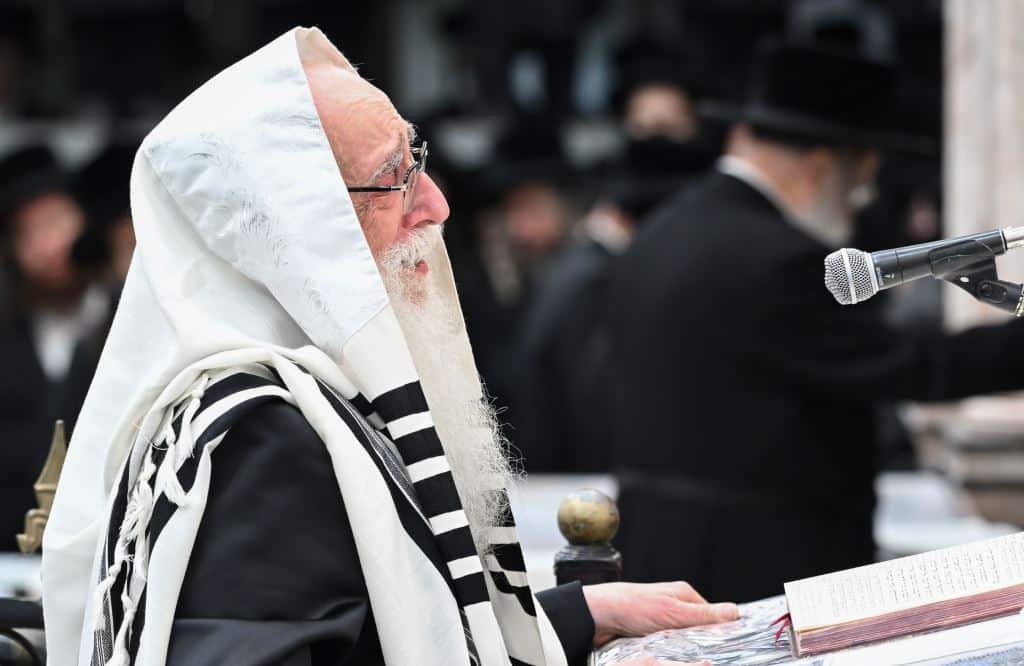 אלפי חסידים בברכת פרידה: מראות ראש השנה בחצר חסידות צאנז אלפי חסידים בברכת פרידה: מראות ראש השנה בחצר חסידות צאנז