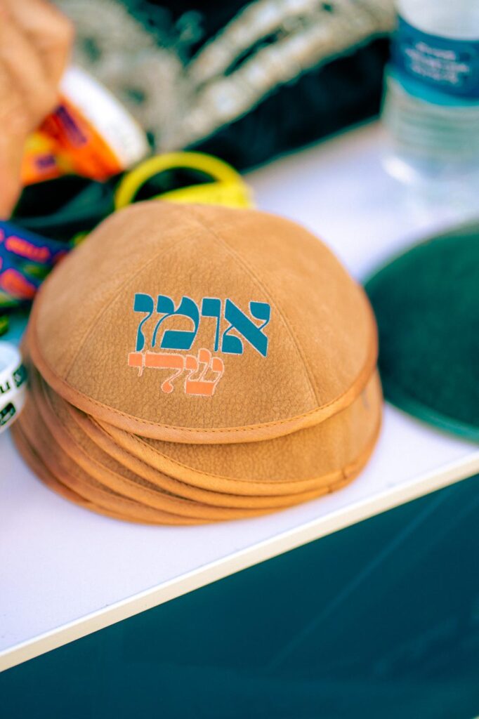 אשרי עין ראתה זאת: אלפים גדשו את היכל התורה באומן אשרי עין ראתה זאת: אלפים גדשו את היכל התורה באומן