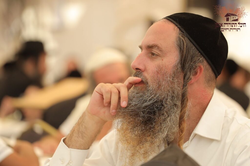 אשרי עין ראתה זאת: אלפים גדשו את היכל התורה באומן אשרי עין ראתה זאת: אלפים גדשו את היכל התורה באומן