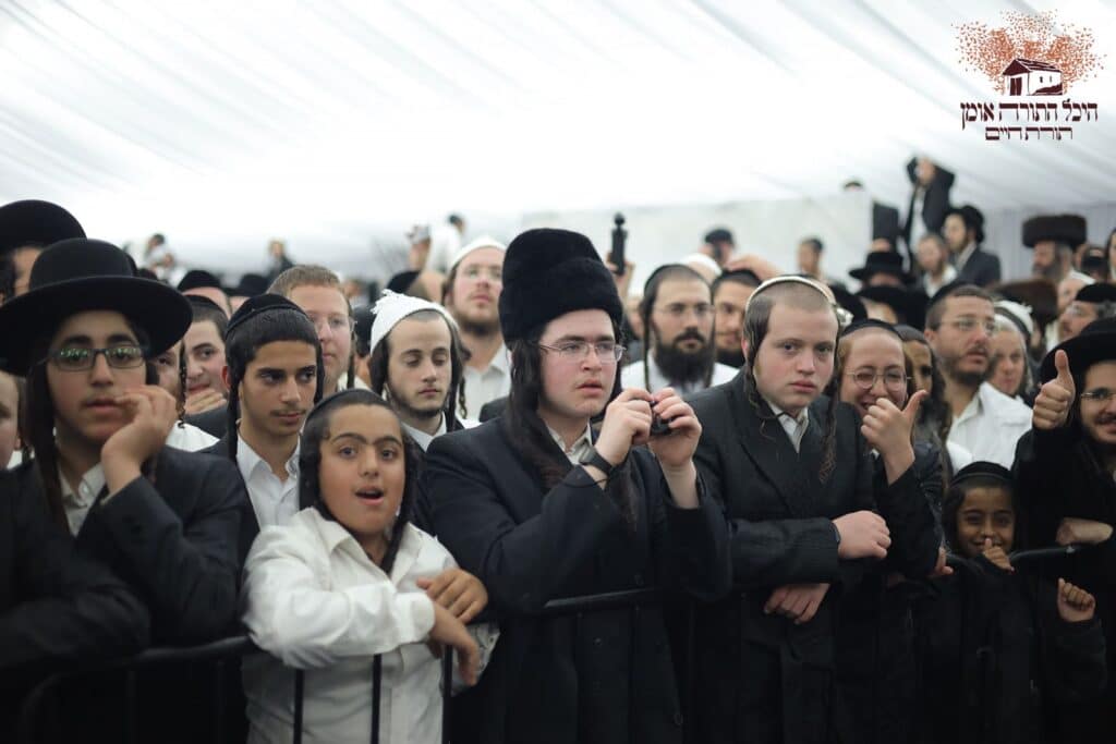 אשרי עין ראתה זאת: אלפים גדשו את היכל התורה באומן אשרי עין ראתה זאת: אלפים גדשו את היכל התורה באומן