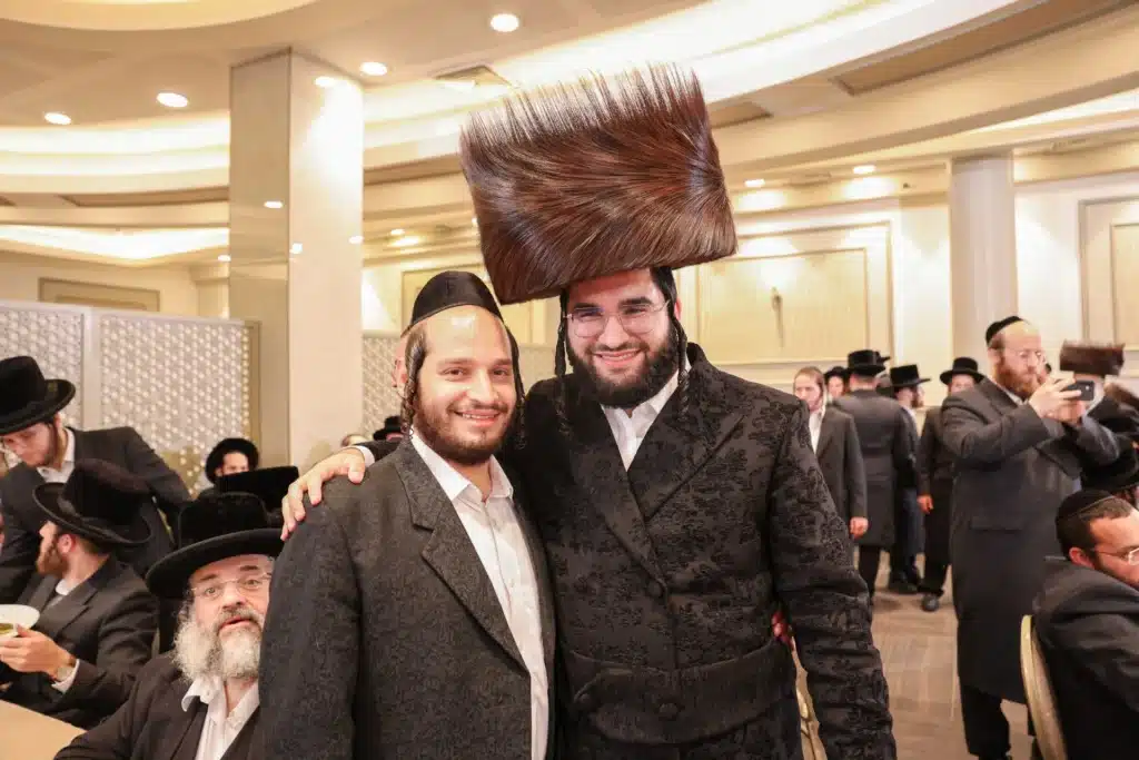 כך חגגה תעשיית המוזיקה החסידית את ה'וואך נאכט' בערב החג כך חגגה תעשיית המוזיקה החסידית את ה'וואך נאכט' בערב החג