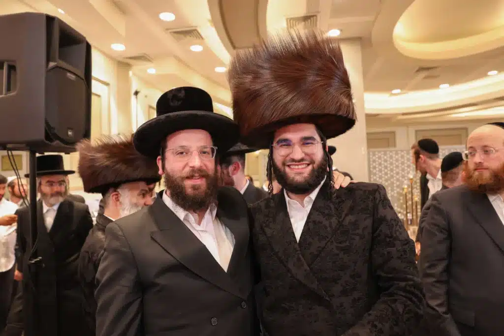 כך חגגה תעשיית המוזיקה החסידית את ה'וואך נאכט' בערב החג כך חגגה תעשיית המוזיקה החסידית את ה'וואך נאכט' בערב החג