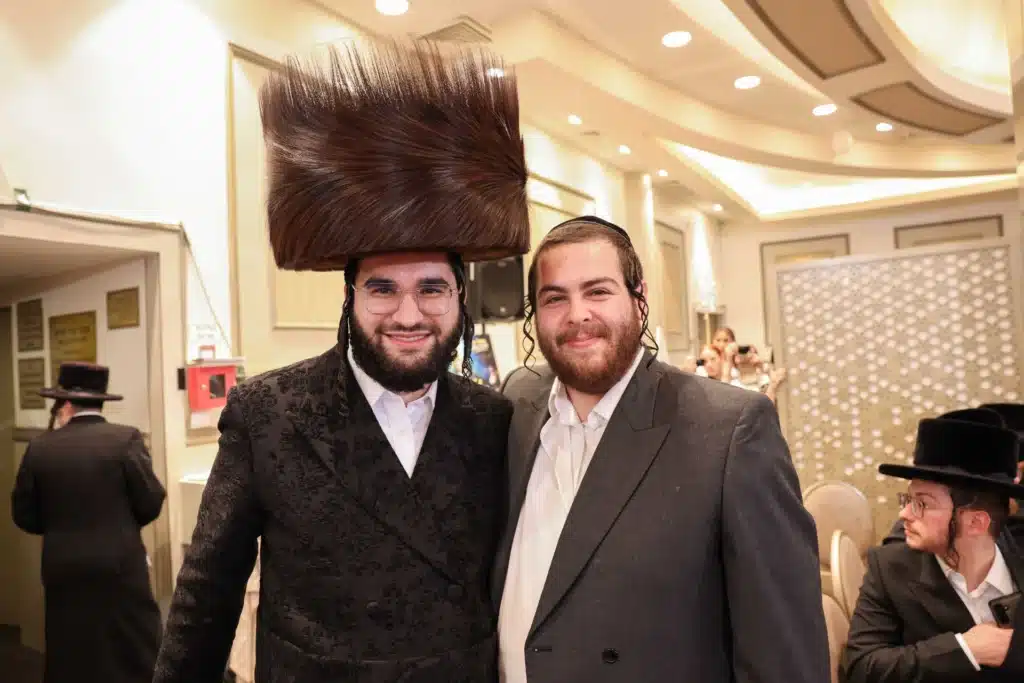 כך חגגה תעשיית המוזיקה החסידית את ה'וואך נאכט' בערב החג כך חגגה תעשיית המוזיקה החסידית את ה'וואך נאכט' בערב החג