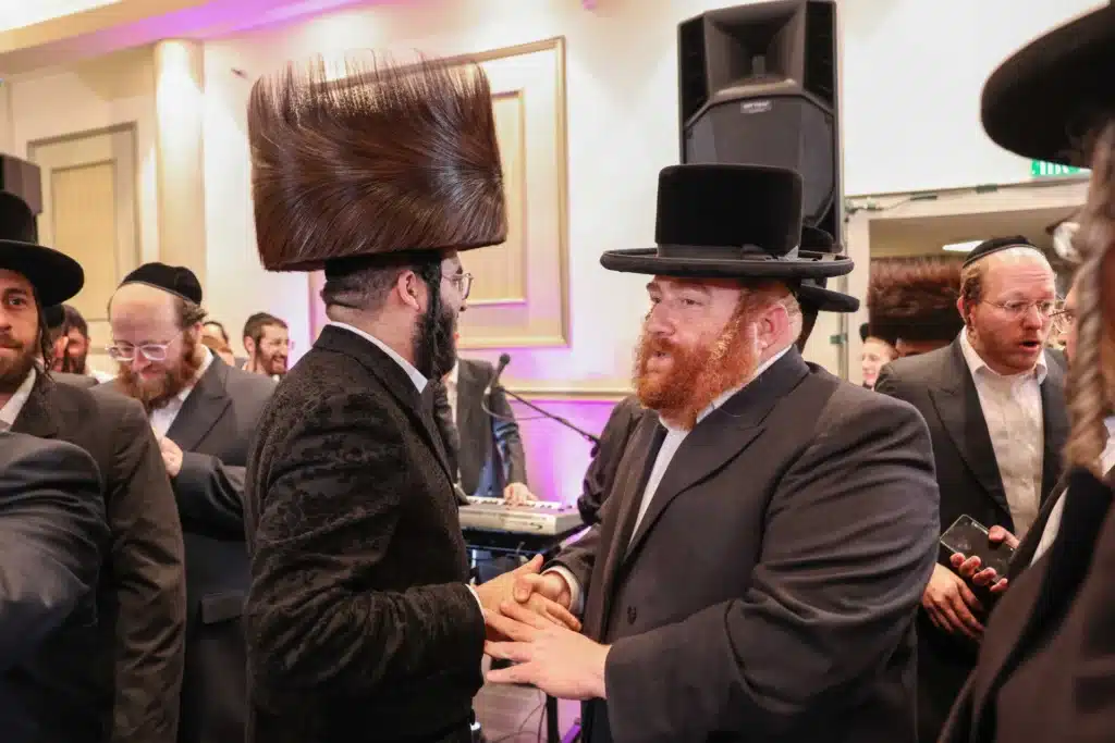 כך חגגה תעשיית המוזיקה החסידית את ה'וואך נאכט' בערב החג כך חגגה תעשיית המוזיקה החסידית את ה'וואך נאכט' בערב החג