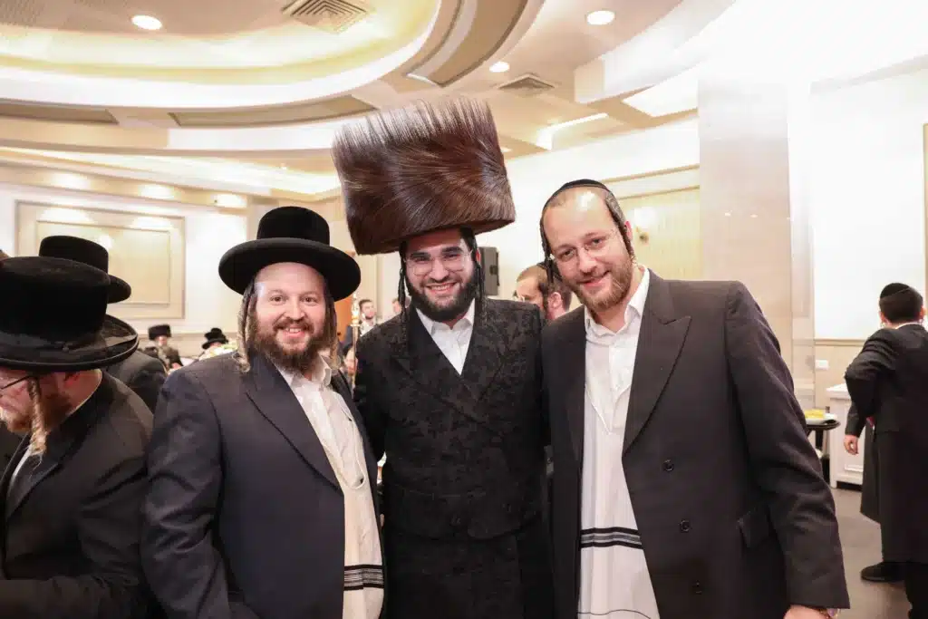 כך חגגה תעשיית המוזיקה החסידית את ה'וואך נאכט' בערב החג כך חגגה תעשיית המוזיקה החסידית את ה'וואך נאכט' בערב החג
