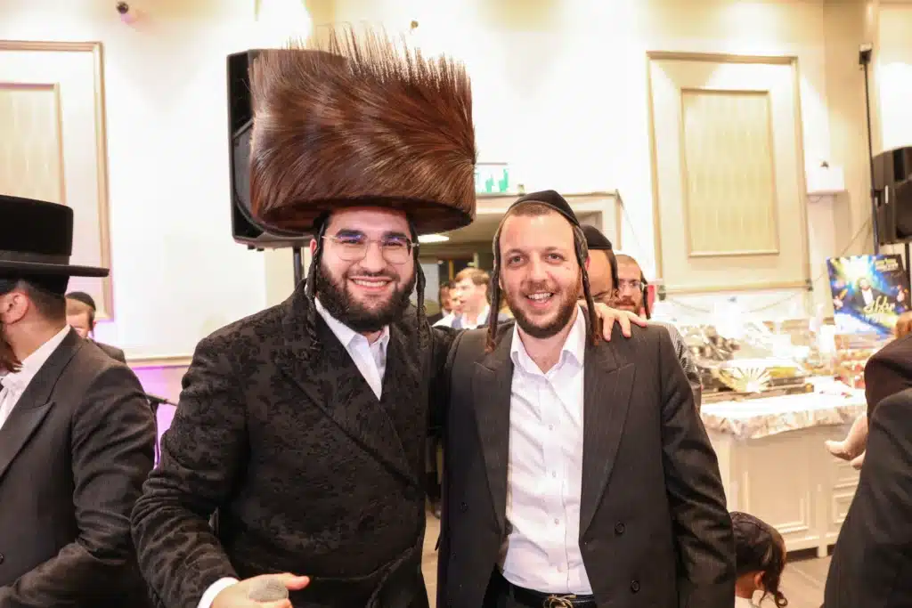 כך חגגה תעשיית המוזיקה החסידית את ה'וואך נאכט' בערב החג כך חגגה תעשיית המוזיקה החסידית את ה'וואך נאכט' בערב החג