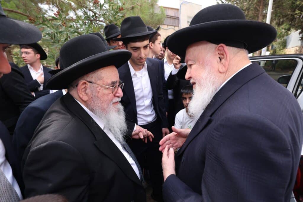 מעל מאה בחורים: גלריה ממעמד הסיומים בקהילת מסילת ישרים מעל מאה בחורים: גלריה ממעמד הסיומים בקהילת מסילת ישרים