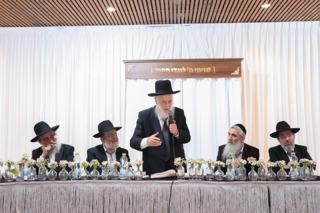 מעל מאה בחורים: גלריה ממעמד הסיומים בקהילת מסילת ישרים מעל מאה בחורים: גלריה ממעמד הסיומים בקהילת מסילת ישרים