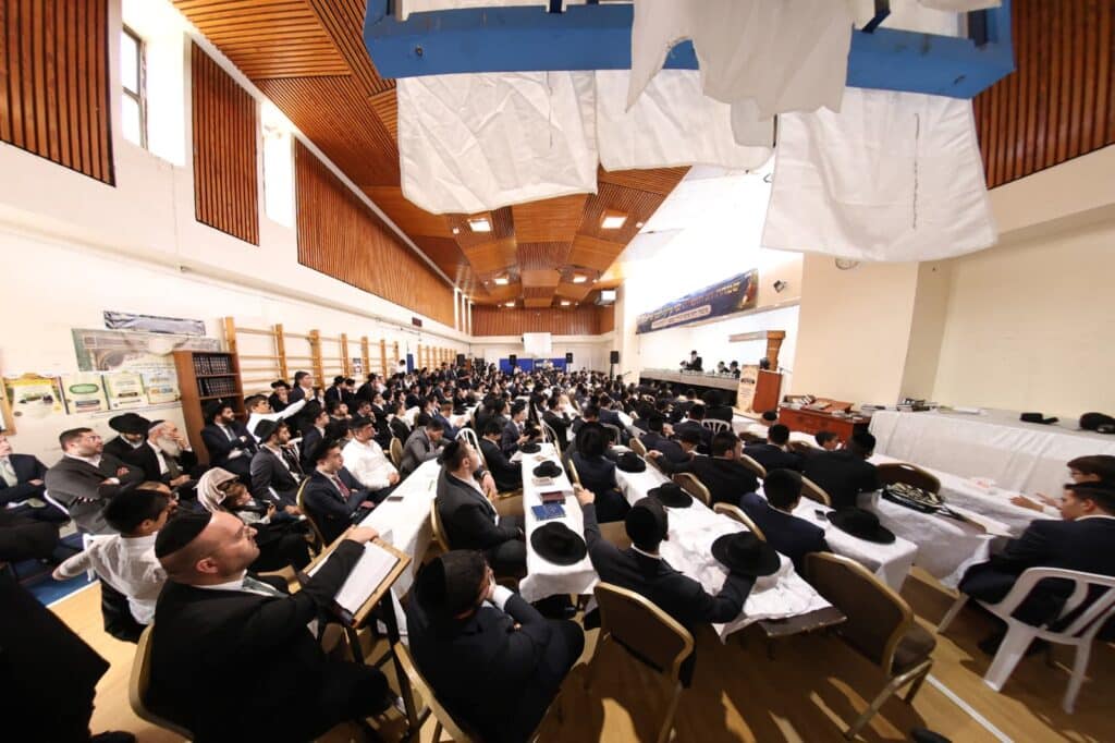 מעל מאה בחורים: גלריה ממעמד הסיומים בקהילת מסילת ישרים מעל מאה בחורים: גלריה ממעמד הסיומים בקהילת מסילת ישרים