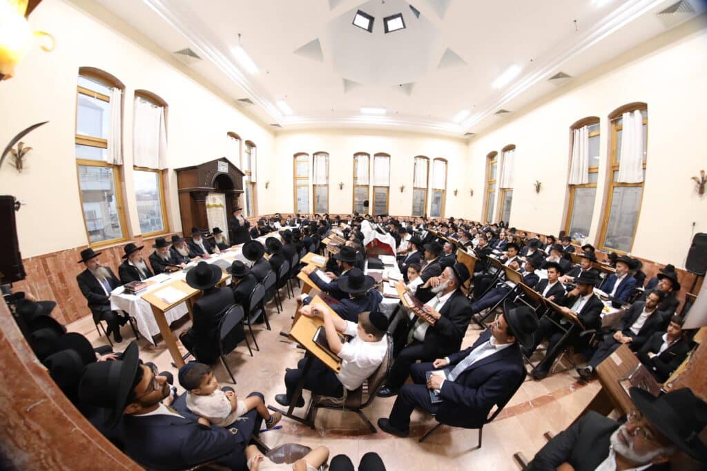 עם חלוקת מלגות: מעמד הקבלת פני רבו האדיר של ארגון "מסורת" עם חלוקת מלגות: מעמד הקבלת פני רבו האדיר של ארגון "מסורת"
