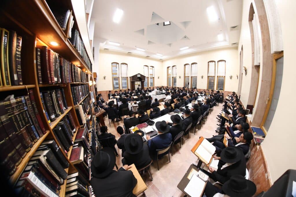 עם חלוקת מלגות: מעמד הקבלת פני רבו האדיר של ארגון "מסורת" עם חלוקת מלגות: מעמד הקבלת פני רבו האדיר של ארגון "מסורת"