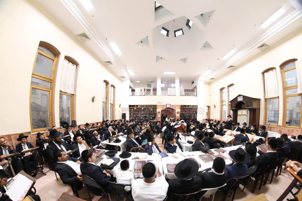 עם חלוקת מלגות: מעמד הקבלת פני רבו האדיר של ארגון "מסורת" עם חלוקת מלגות: מעמד הקבלת פני רבו האדיר של ארגון "מסורת"
