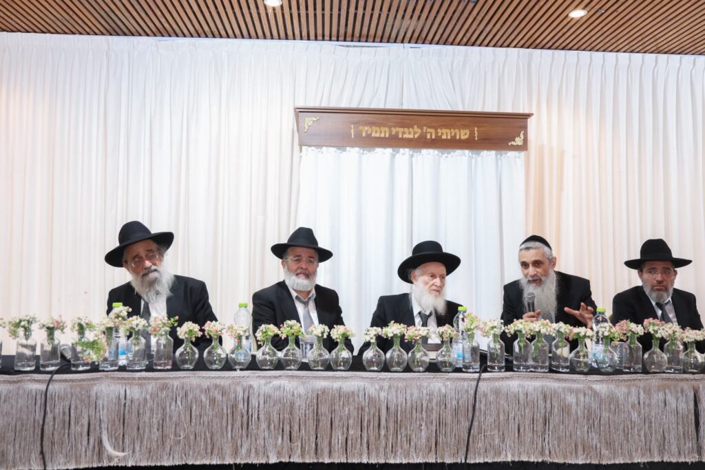 מעל מאה בחורים: גלריה ממעמד הסיומים בקהילת מסילת ישרים מעל מאה בחורים: גלריה ממעמד הסיומים בקהילת מסילת ישרים