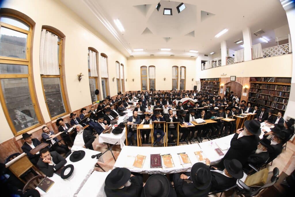 עם חלוקת מלגות: מעמד הקבלת פני רבו האדיר של ארגון "מסורת" עם חלוקת מלגות: מעמד הקבלת פני רבו האדיר של ארגון "מסורת"