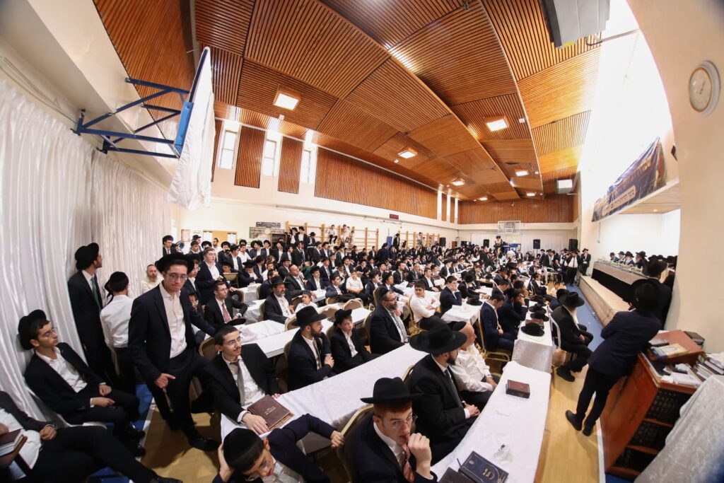 מעל מאה בחורים: גלריה ממעמד הסיומים בקהילת מסילת ישרים מעל מאה בחורים: גלריה ממעמד הסיומים בקהילת מסילת ישרים