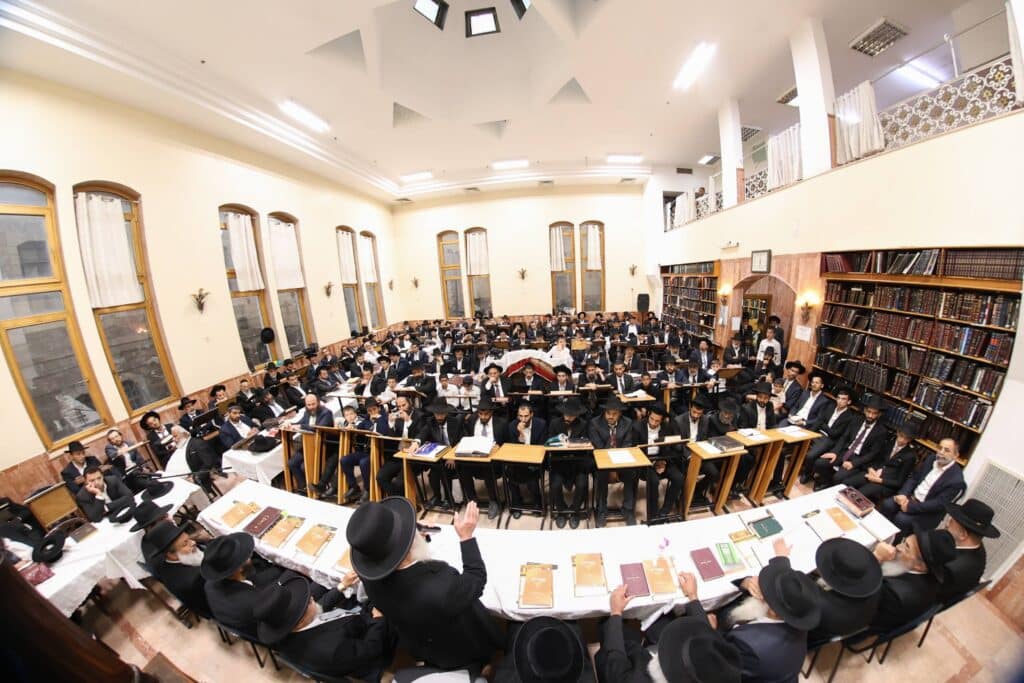 עם חלוקת מלגות: מעמד הקבלת פני רבו האדיר של ארגון "מסורת" עם חלוקת מלגות: מעמד הקבלת פני רבו האדיר של ארגון "מסורת"