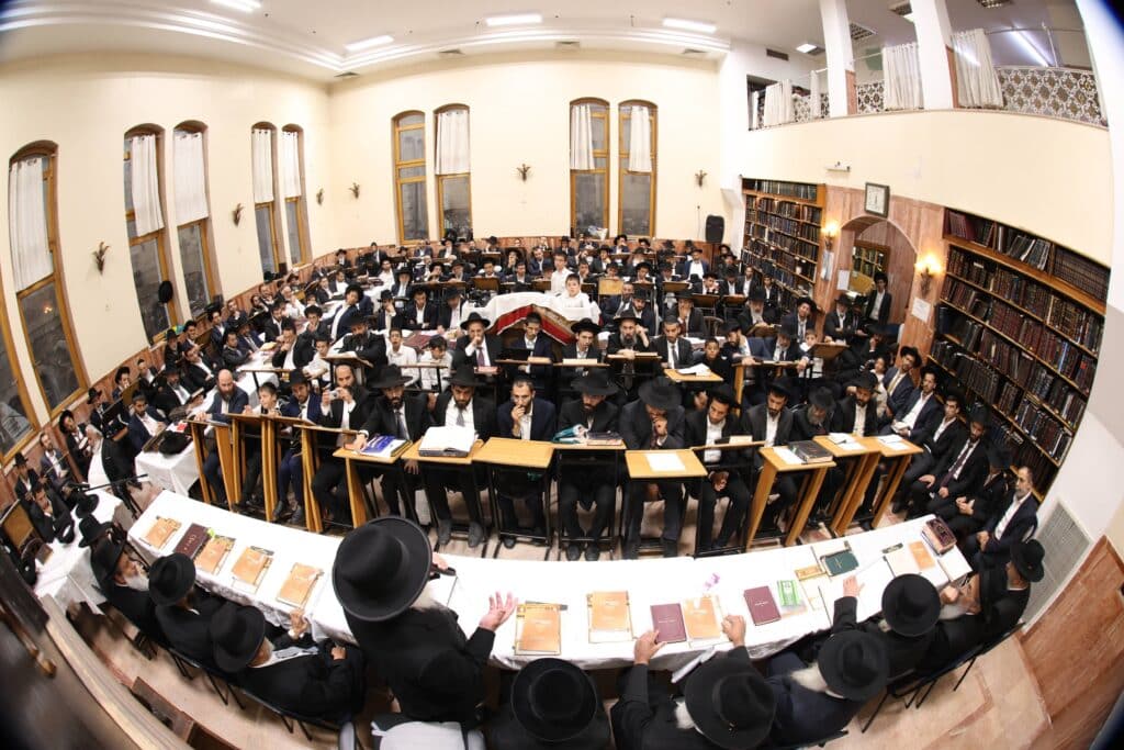 עם חלוקת מלגות: מעמד הקבלת פני רבו האדיר של ארגון "מסורת" עם חלוקת מלגות: מעמד הקבלת פני רבו האדיר של ארגון "מסורת"