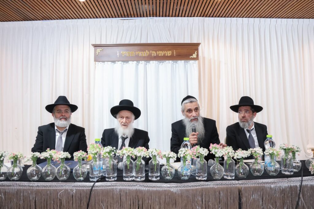 מעל מאה בחורים: גלריה ממעמד הסיומים בקהילת מסילת ישרים מעל מאה בחורים: גלריה ממעמד הסיומים בקהילת מסילת ישרים