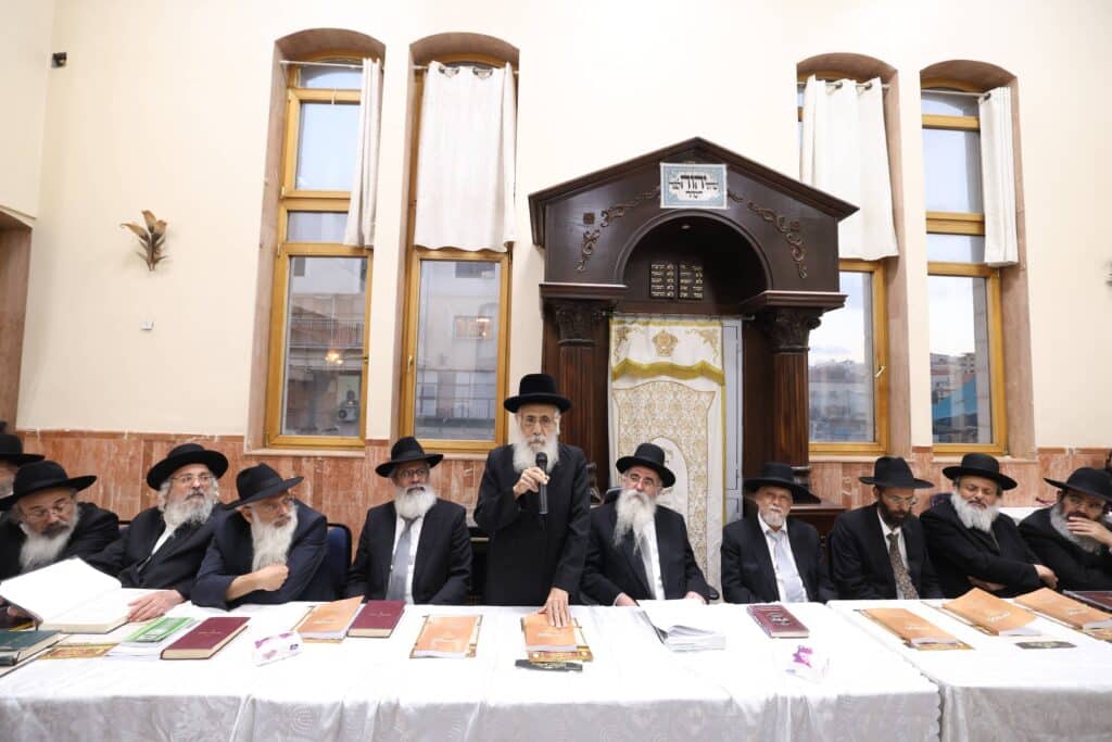 עם חלוקת מלגות: מעמד הקבלת פני רבו האדיר של ארגון "מסורת" עם חלוקת מלגות: מעמד הקבלת פני רבו האדיר של ארגון "מסורת"