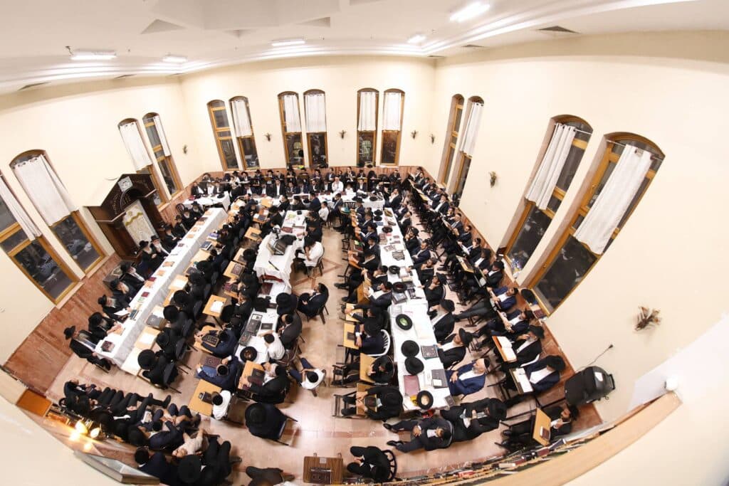 עם חלוקת מלגות: מעמד הקבלת פני רבו האדיר של ארגון "מסורת" עם חלוקת מלגות: מעמד הקבלת פני רבו האדיר של ארגון "מסורת"