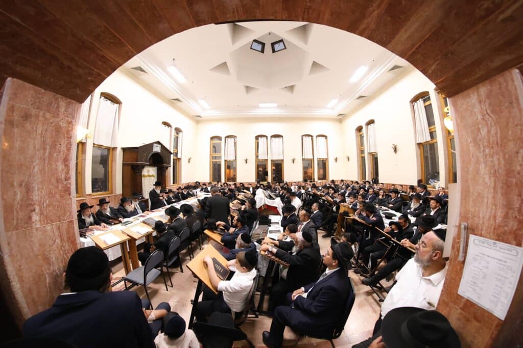 עם חלוקת מלגות: מעמד הקבלת פני רבו האדיר של ארגון "מסורת" עם חלוקת מלגות: מעמד הקבלת פני רבו האדיר של ארגון "מסורת"