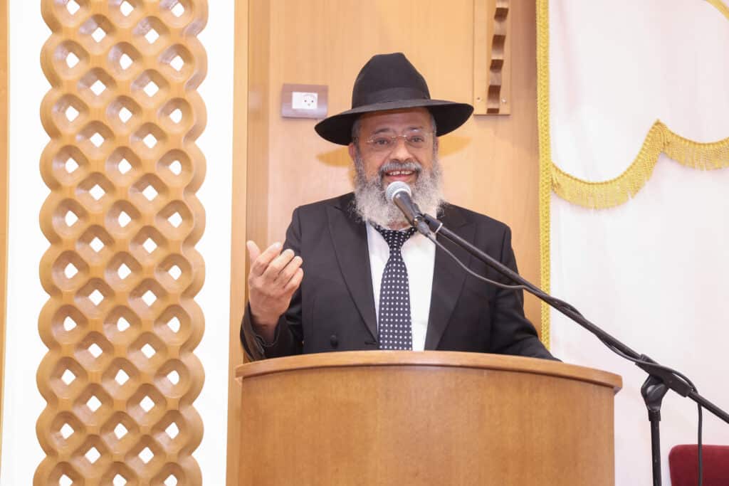 גלריה: הגר"מ צדקה הטריח את עצמו לכינוס האברכים בביתר גלריה: הגר"מ צדקה הטריח את עצמו לכינוס האברכים בביתר