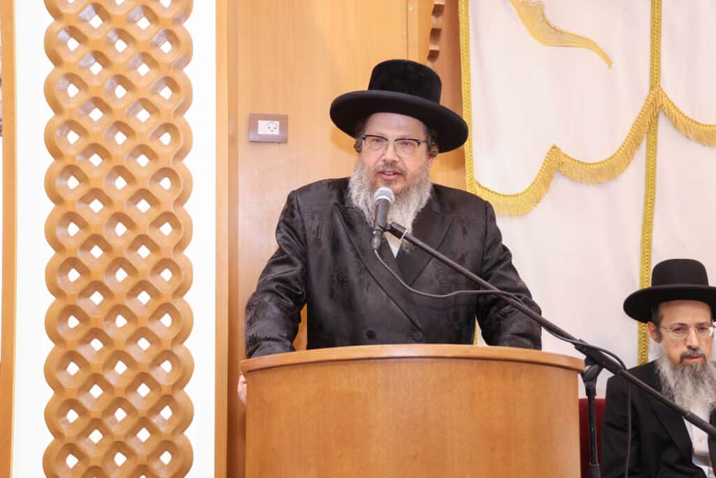גלריה: הגר"מ צדקה הטריח את עצמו לכינוס האברכים בביתר גלריה: הגר"מ צדקה הטריח את עצמו לכינוס האברכים בביתר