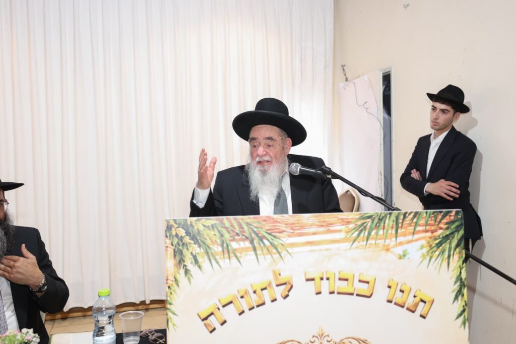 מעל מאה בחורים: גלריה ממעמד הסיומים בקהילת מסילת ישרים מעל מאה בחורים: גלריה ממעמד הסיומים בקהילת מסילת ישרים