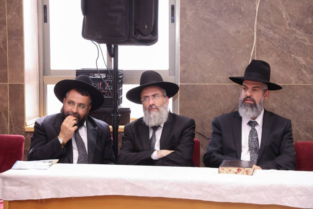 גלריה: הגר"מ צדקה הטריח את עצמו לכינוס האברכים בביתר גלריה: הגר"מ צדקה הטריח את עצמו לכינוס האברכים בביתר