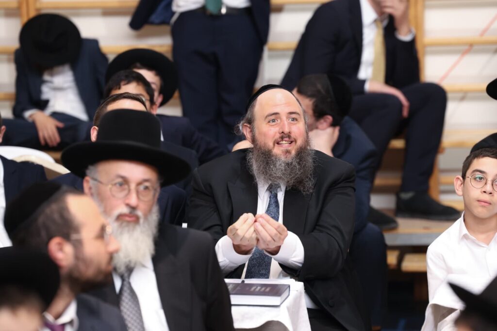 מעל מאה בחורים: גלריה ממעמד הסיומים בקהילת מסילת ישרים מעל מאה בחורים: גלריה ממעמד הסיומים בקהילת מסילת ישרים