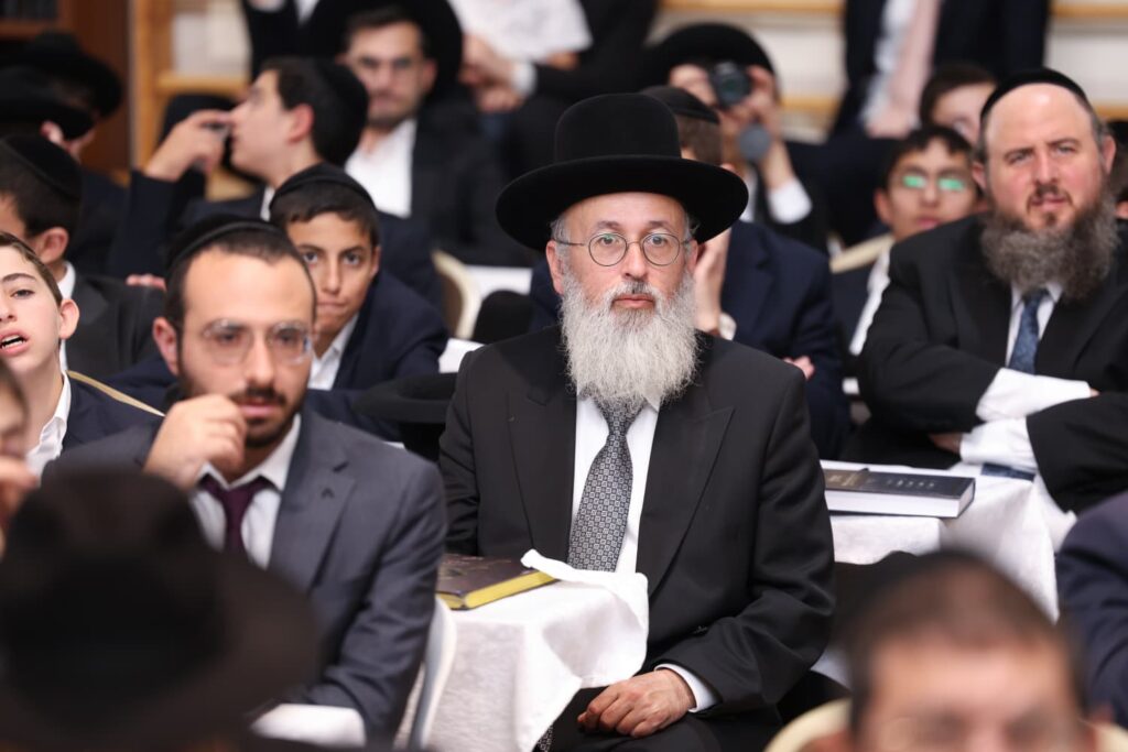 מעל מאה בחורים: גלריה ממעמד הסיומים בקהילת מסילת ישרים מעל מאה בחורים: גלריה ממעמד הסיומים בקהילת מסילת ישרים