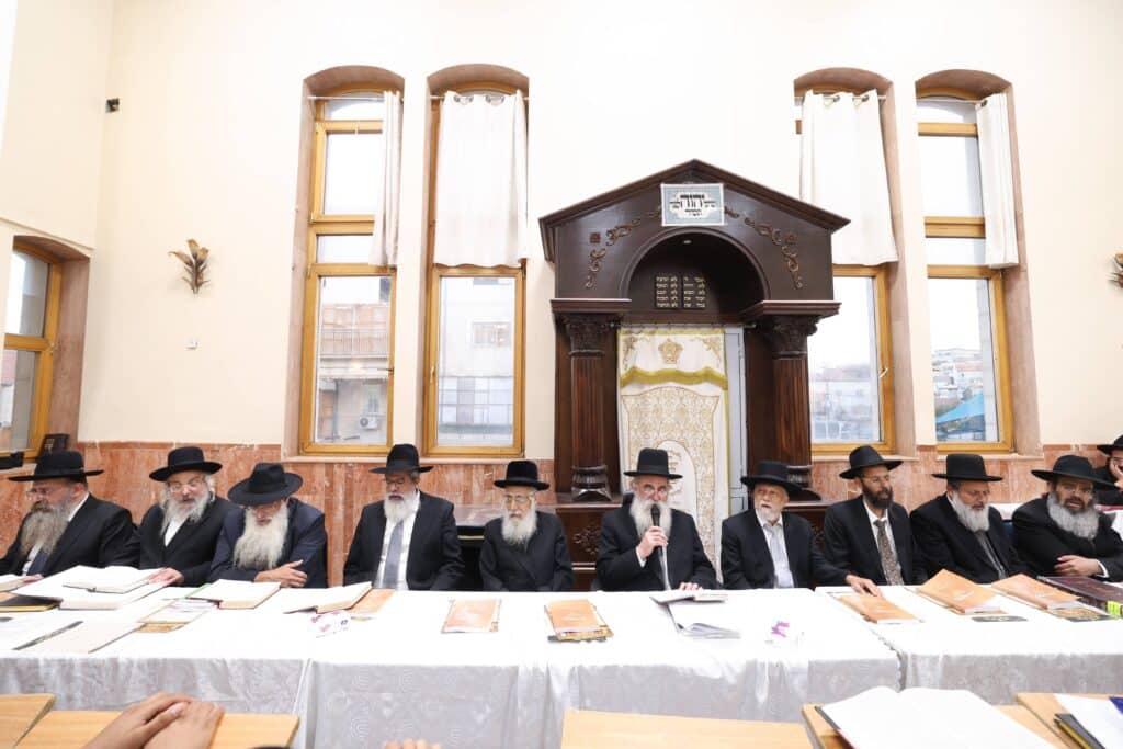 עם חלוקת מלגות: מעמד הקבלת פני רבו האדיר של ארגון "מסורת" עם חלוקת מלגות: מעמד הקבלת פני רבו האדיר של ארגון "מסורת"