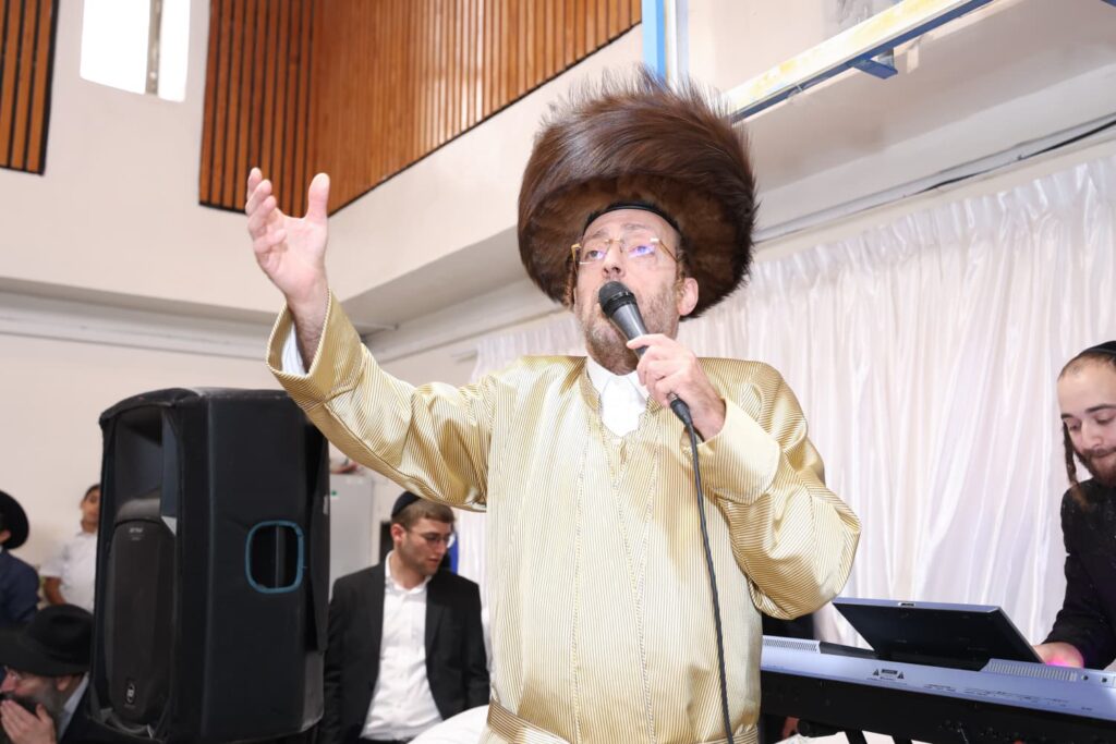 מעל מאה בחורים: גלריה ממעמד הסיומים בקהילת מסילת ישרים מעל מאה בחורים: גלריה ממעמד הסיומים בקהילת מסילת ישרים