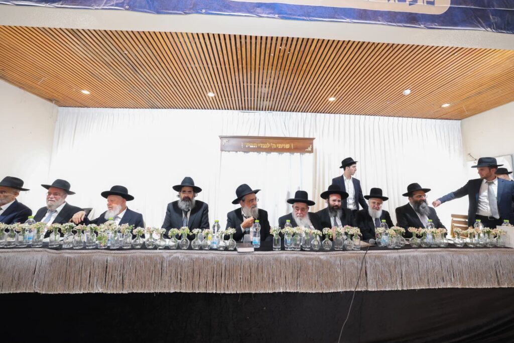 מעל מאה בחורים: גלריה ממעמד הסיומים בקהילת מסילת ישרים מעל מאה בחורים: גלריה ממעמד הסיומים בקהילת מסילת ישרים