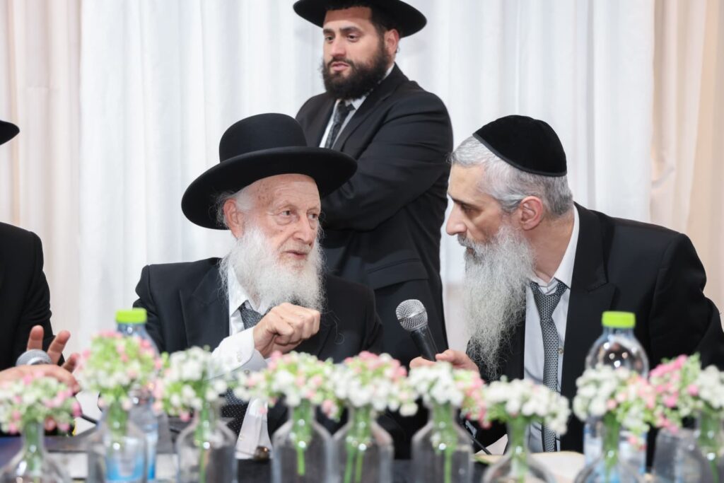 מעל מאה בחורים: גלריה ממעמד הסיומים בקהילת מסילת ישרים מעל מאה בחורים: גלריה ממעמד הסיומים בקהילת מסילת ישרים