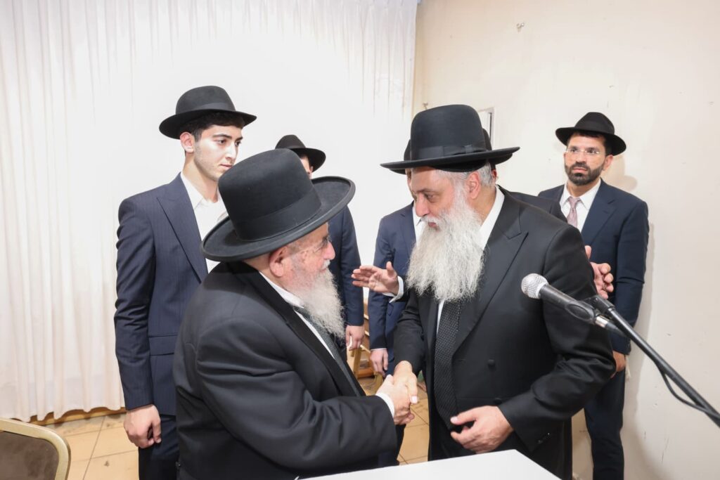מעל מאה בחורים: גלריה ממעמד הסיומים בקהילת מסילת ישרים מעל מאה בחורים: גלריה ממעמד הסיומים בקהילת מסילת ישרים