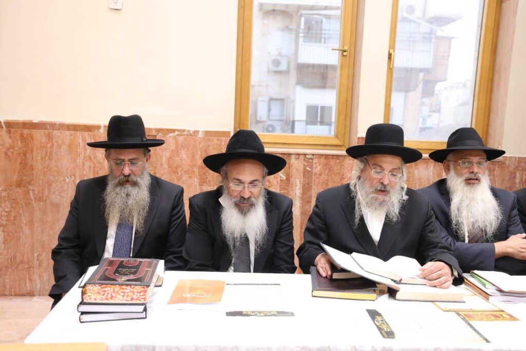 עם חלוקת מלגות: מעמד הקבלת פני רבו האדיר של ארגון "מסורת" עם חלוקת מלגות: מעמד הקבלת פני רבו האדיר של ארגון "מסורת"