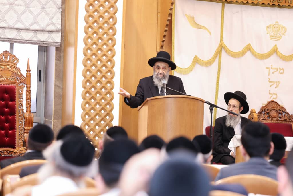 גלריה: הגר"מ צדקה הטריח את עצמו לכינוס האברכים בביתר גלריה: הגר"מ צדקה הטריח את עצמו לכינוס האברכים בביתר
