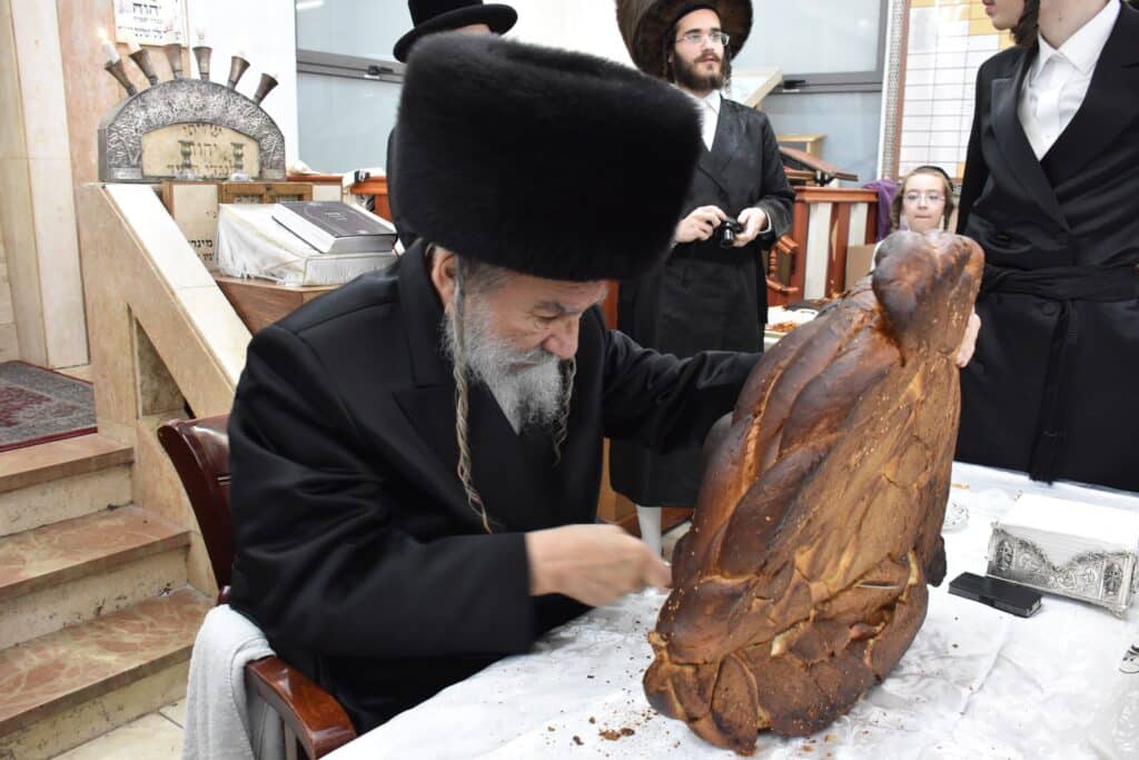 גלריה: ערב יום כיפור ומוצאי יום כיפור בחצר חסידות אשלג גלריה: ערב יום כיפור ומוצאי יום כיפור בחצר חסידות אשלג