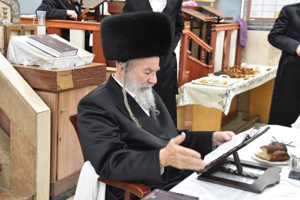 גלריה: ערב יום כיפור ומוצאי יום כיפור בחצר חסידות אשלג גלריה: ערב יום כיפור ומוצאי יום כיפור בחצר חסידות אשלג