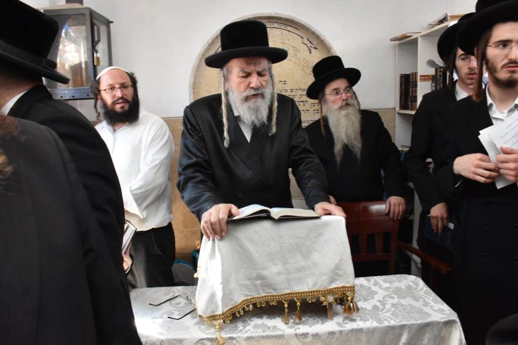 גלריה: ערב יום כיפור ומוצאי יום כיפור בחצר חסידות אשלג גלריה: ערב יום כיפור ומוצאי יום כיפור בחצר חסידות אשלג