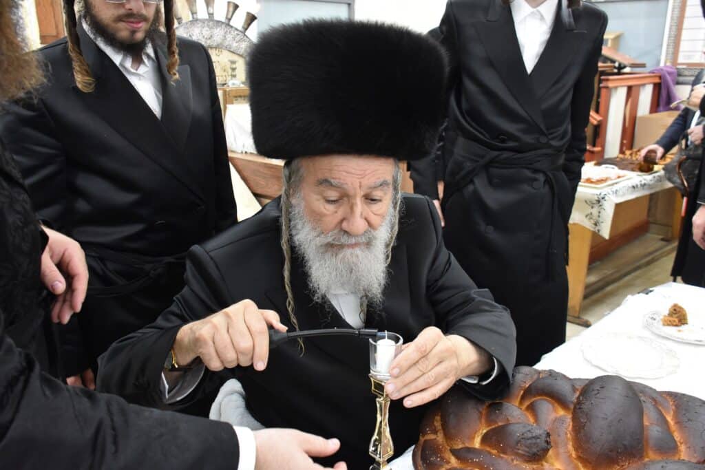 גלריה: ערב יום כיפור ומוצאי יום כיפור בחצר חסידות אשלג גלריה: ערב יום כיפור ומוצאי יום כיפור בחצר חסידות אשלג