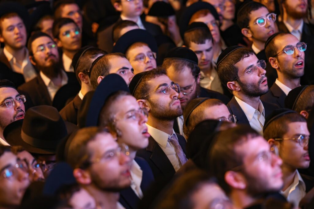 גלריה: מעמד הריתחא דאורייתא בסוכת מרן הגר"ד לנדו גלריה: מעמד הריתחא דאורייתא בסוכת מרן הגר"ד לנדו