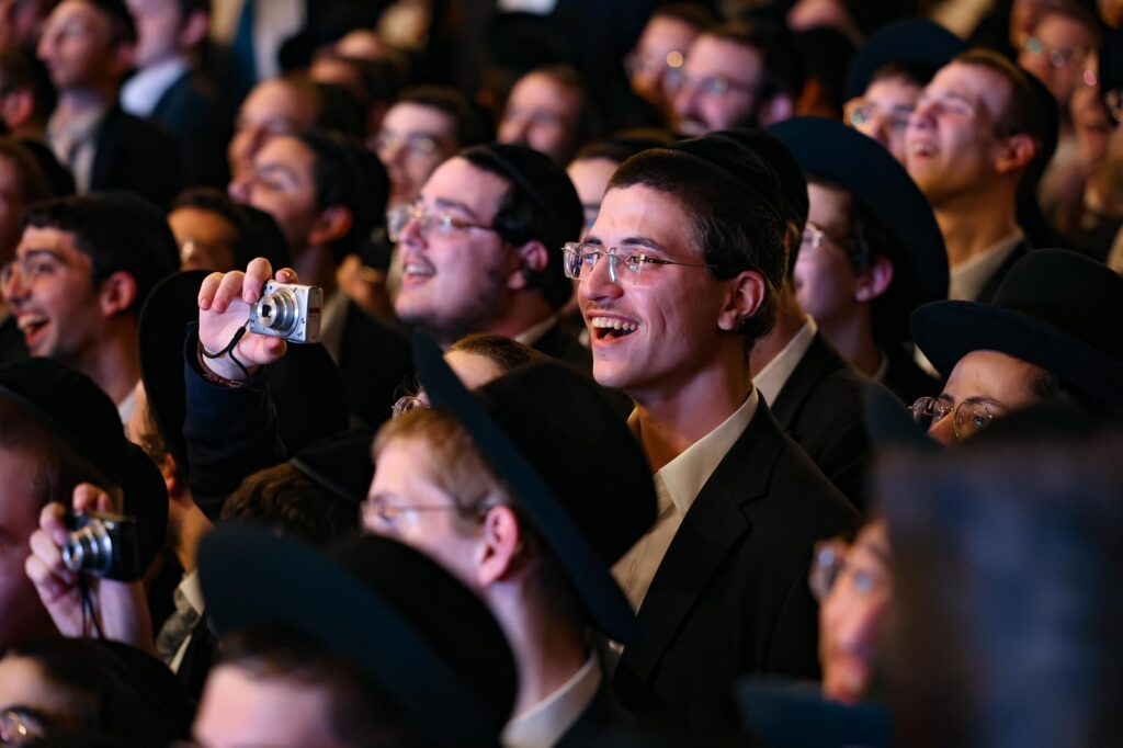 גלריה: מעמד הריתחא דאורייתא בסוכת מרן הגר"ד לנדו גלריה: מעמד הריתחא דאורייתא בסוכת מרן הגר"ד לנדו