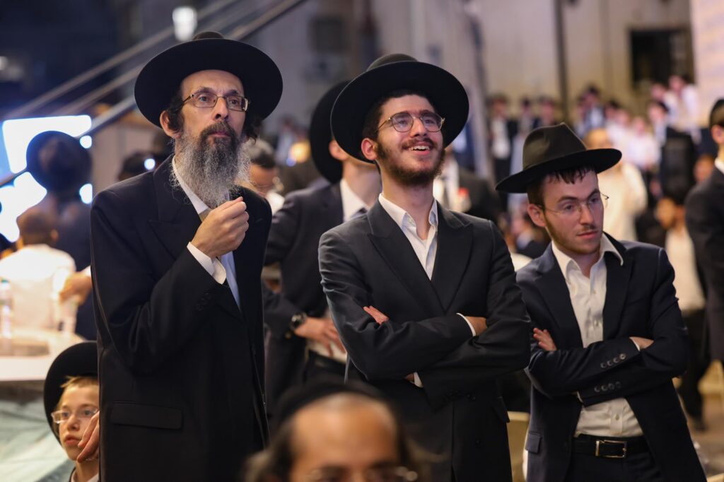 גלריה: מעמד הריתחא דאורייתא בסוכת מרן הגר"ד לנדו גלריה: מעמד הריתחא דאורייתא בסוכת מרן הגר"ד לנדו