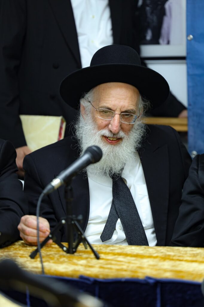 גלריה: מעמד הריתחא דאורייתא בסוכת מרן הגר"ד לנדו גלריה: מעמד הריתחא דאורייתא בסוכת מרן הגר"ד לנדו