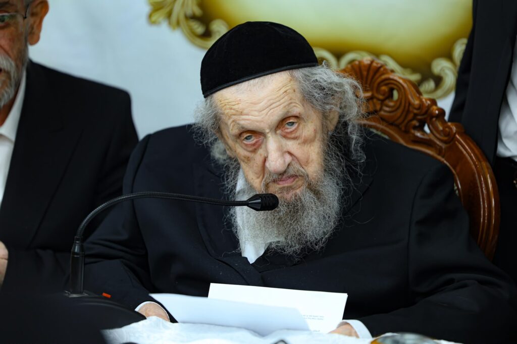 גלריה: מעמד הריתחא דאורייתא בסוכת מרן הגר"ד לנדו גלריה: מעמד הריתחא דאורייתא בסוכת מרן הגר"ד לנדו