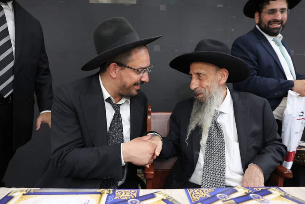 גלריה: בני התורה התגייסו להשלמת קומת היכל בית המדרש גלריה: בני התורה התגייסו להשלמת קומת היכל בית המדרש